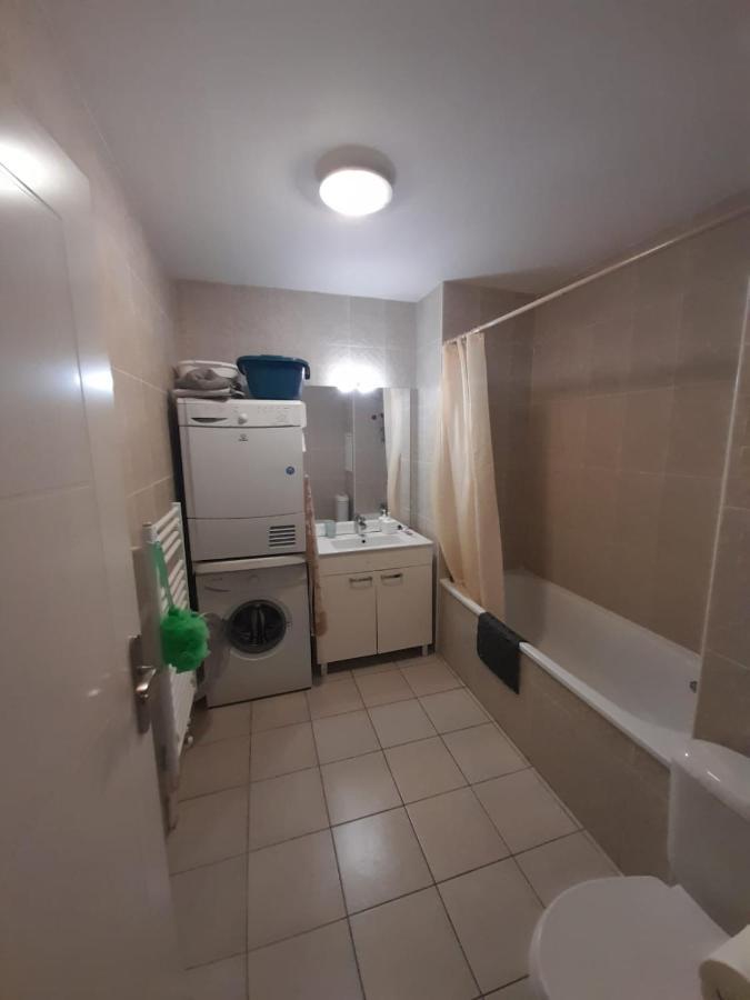 1 Chambres Pour 2 Personnes Avec 2 Salles De Bains Communes Chez L'Habitant ลอเยอส์ ภายนอก รูปภาพ